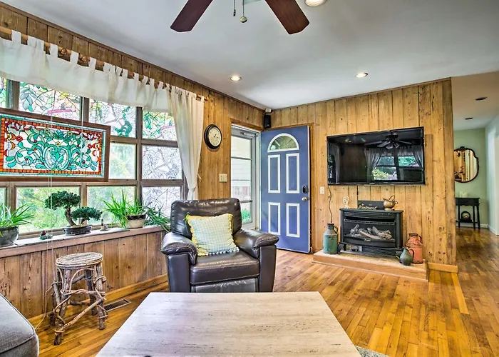 Charming Hampton Bays Home 5 Mi To Cooper'S Beach