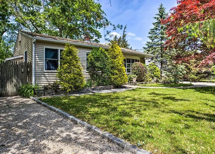 Charming Hampton Bays Home 5 Mi To Cooper'S Beach