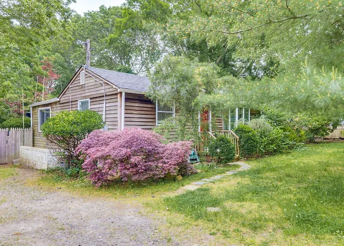 Hamptons Vacation Rental W/ Saltwater Pool