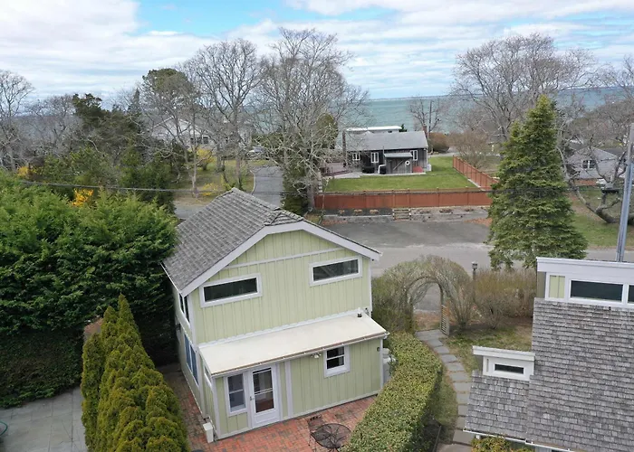 Seabreeze #3 - Cozy Cottage By The Beach