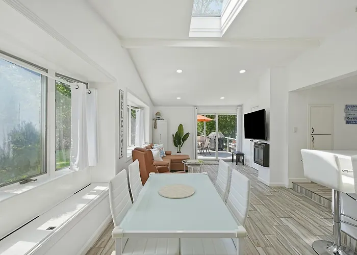 Modern Hampton Bays Cottage Near Beaches & Town Cottage