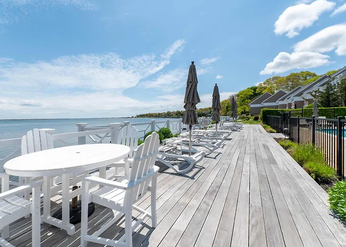 Hampton Bays Townhouse - Pool Beach Access