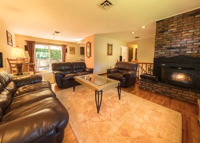 Hamptons Nice 4 Queen Bdr,Billiard,Cac,Bbq,Large Pool Deck