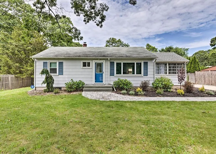 Hamptons Bay Home On Shinnecock Bay W/ Yard!